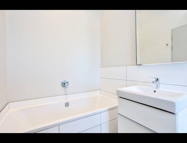 2 BEDROOM APARTMENT FOR SALE IN RONDEBOSCH